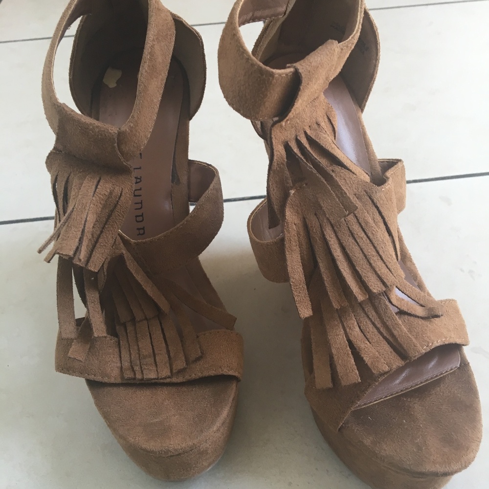 chinese laundry Suede Fringe tassel wedges sandal